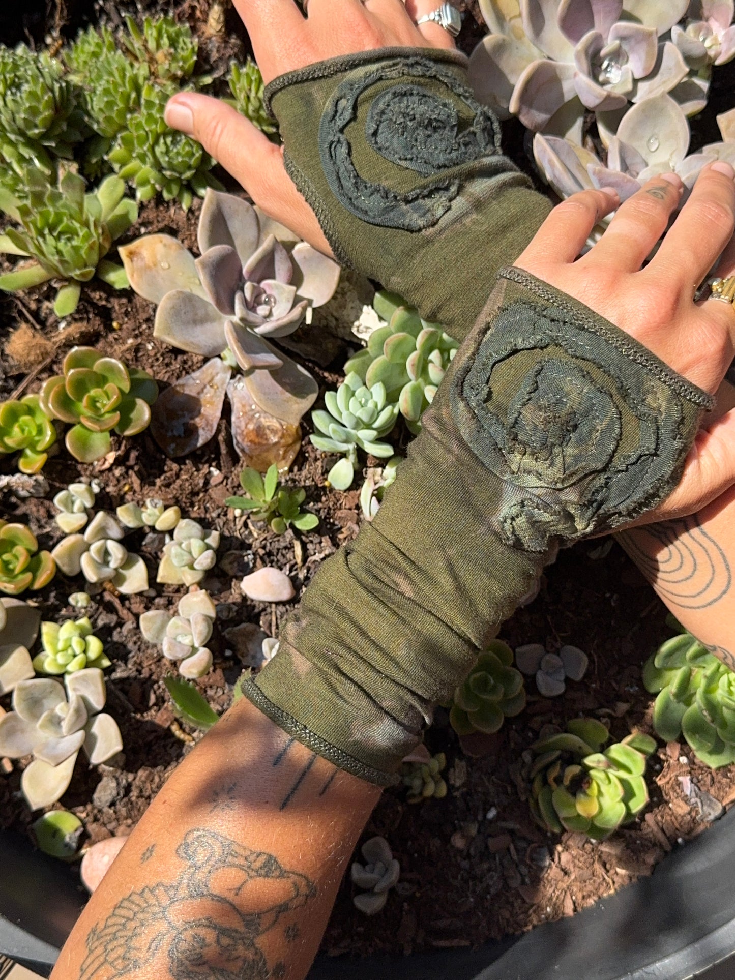 Spiral Gloves - Green/Green Tie Dye
