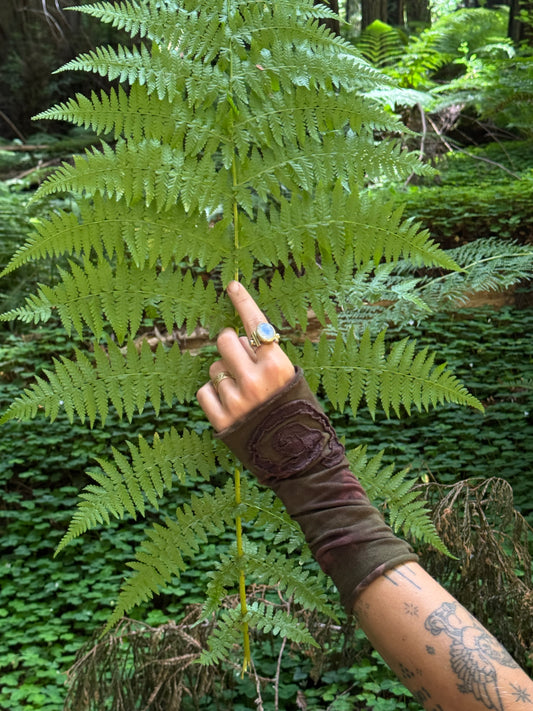 Spiral Gloves - Green/Brown Tie Die