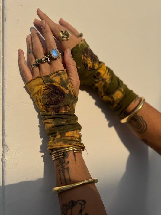 Spiral Gloves - Green/Brown Tie Dye