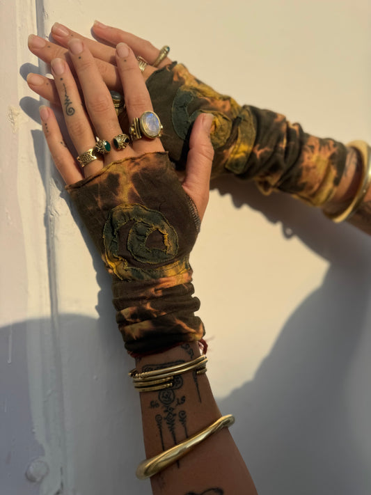 Spiral Gloves - Green/Green Tie Dye