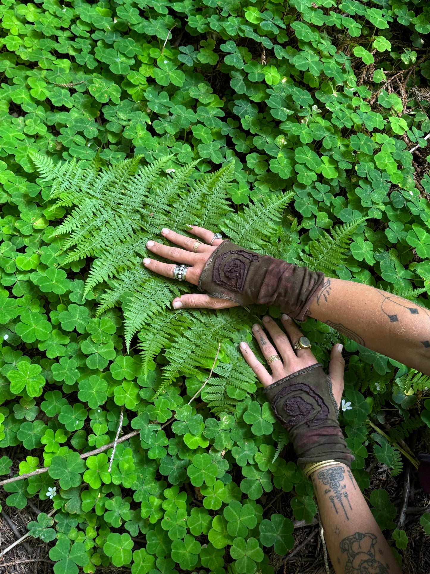 Spiral Gloves - Green/Brown Tie Die